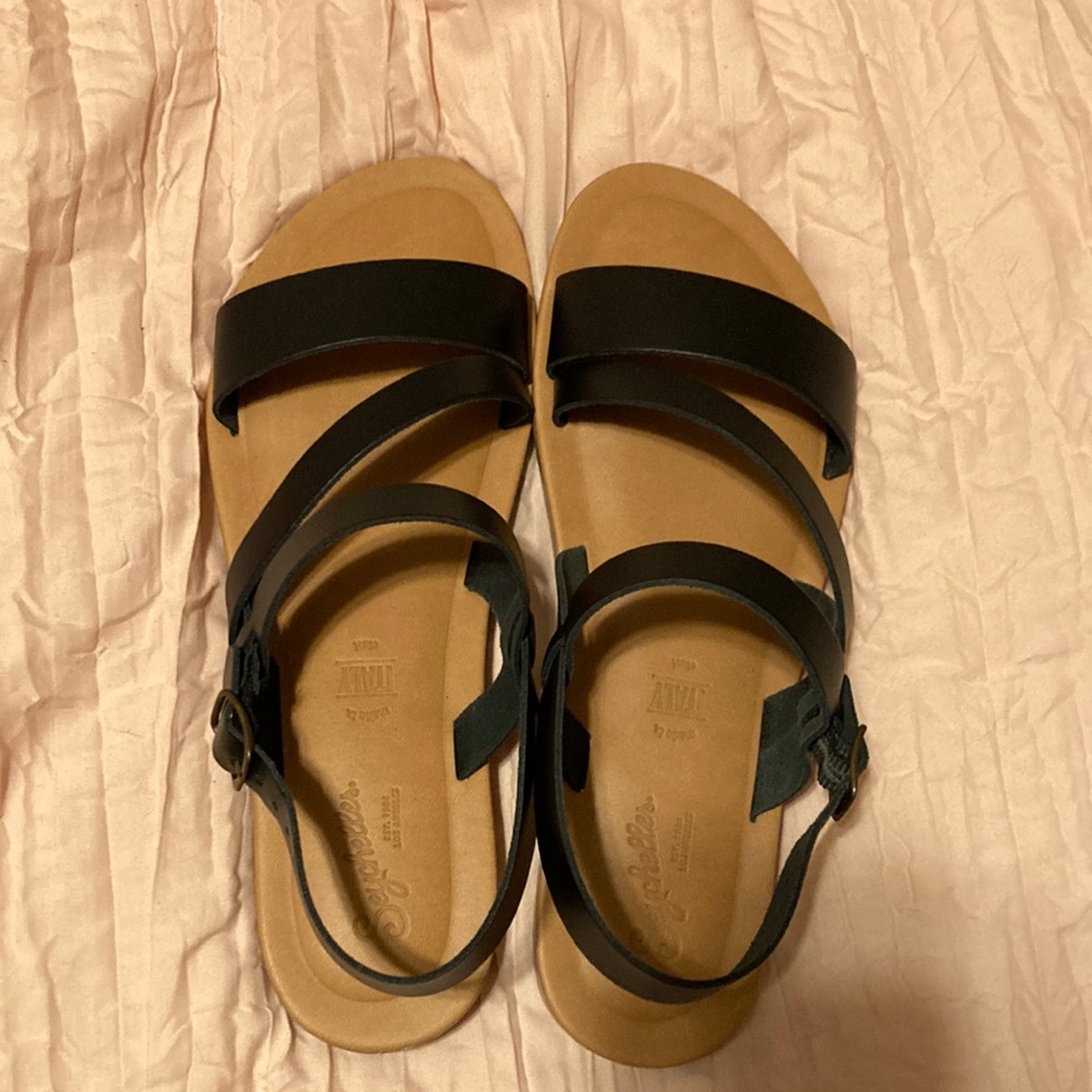 Seychelles Black Sandal.  NWOT.  Never ever worn.  Flat sandal. Size 8.